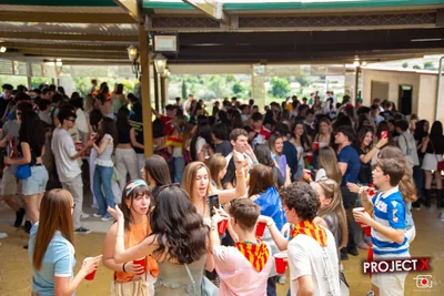 Fiesta al aire libre — espacio de Project X