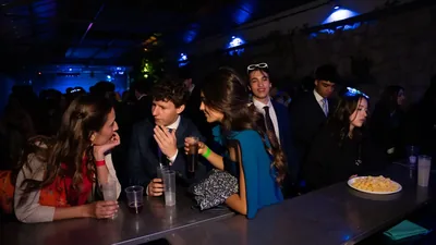 Finca de noche — espacio de Project X